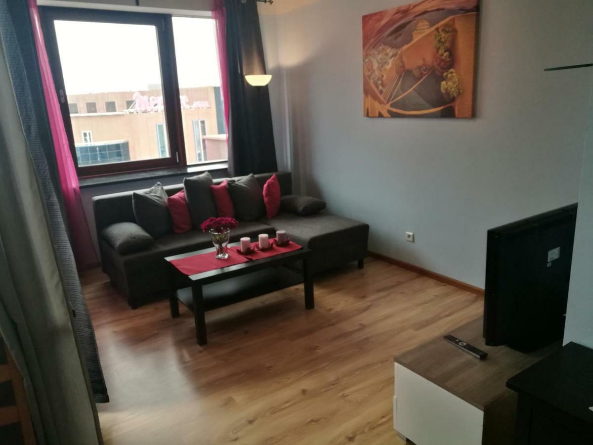 4 Apartment *